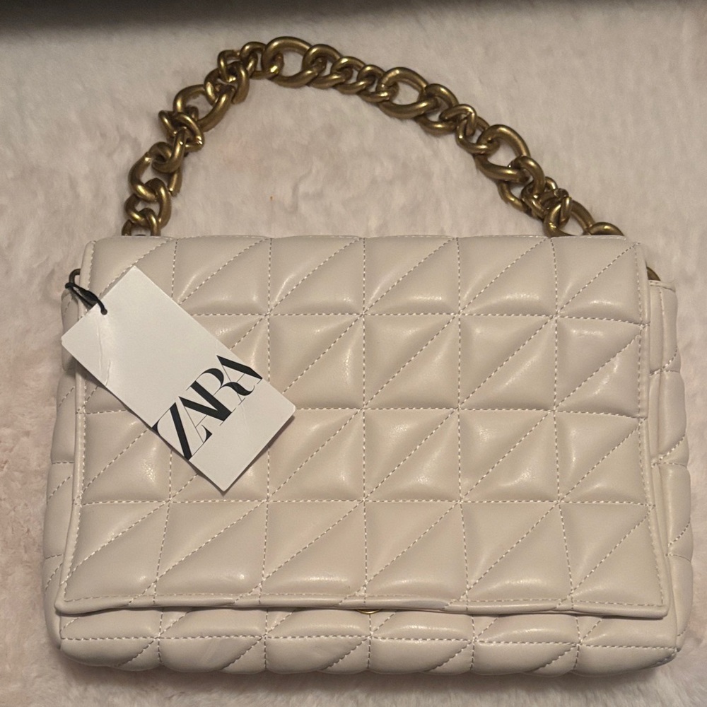 NWT Zara White Quilted Shoulder Bag with Gold Chain